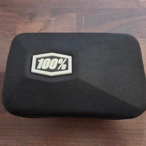 100% 하이퍼크래프트 매트 그레이