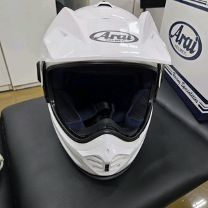 (새상품) 아라이 RX-7X 헬멧 M사이즈 흰색 판매합니다. 이미지