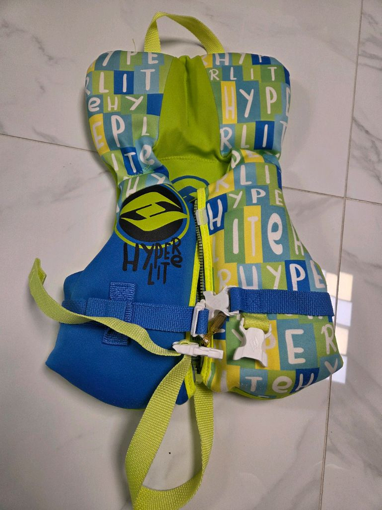 스플래쉬어바웃 웻슈트 & 물놀이 용품 일체 이미지