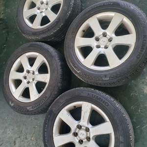 235 60 18 금호 크루젠 hp71 한대분