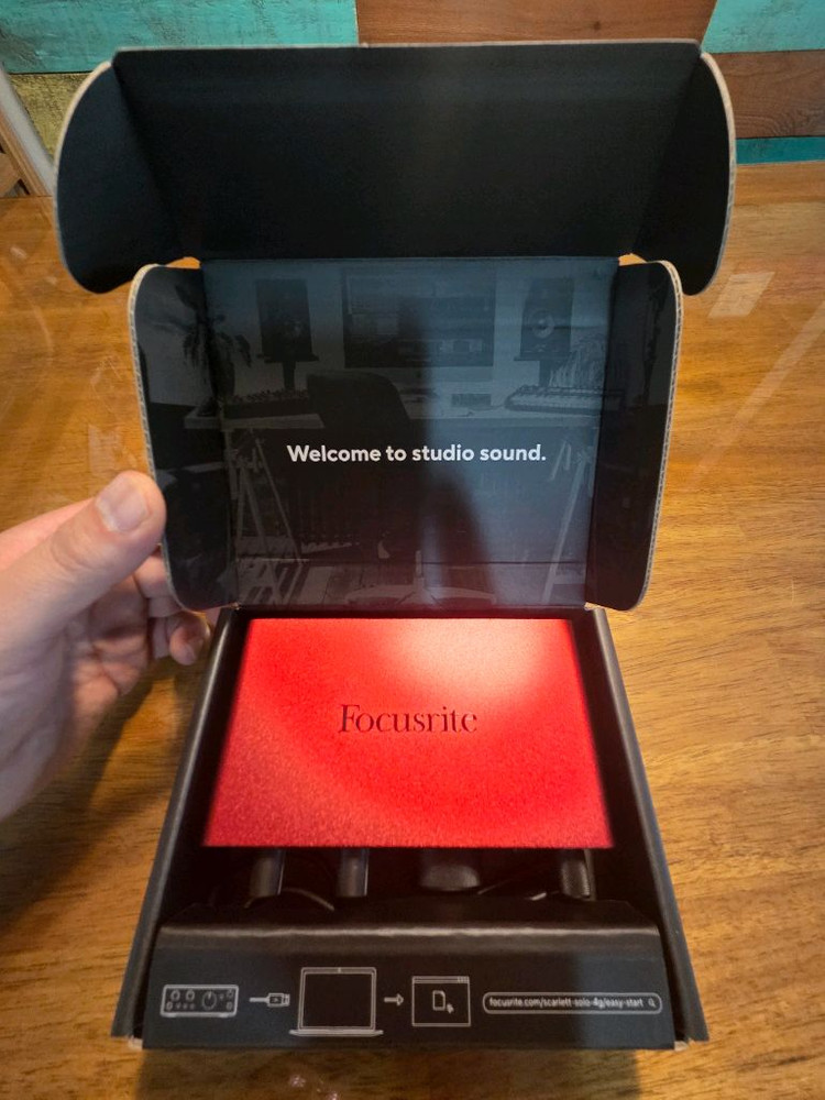 포커스라이트 스칼렛 솔로 4세대 새제품 개봉만~--2