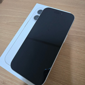 아이폰17 256 화이트 대만판 무음카메라 교환(16프맥) 및 판매