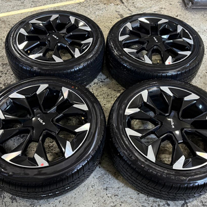 쏘렌토 MQ4 페리 하이브리드 20인치 휠타이어 판매