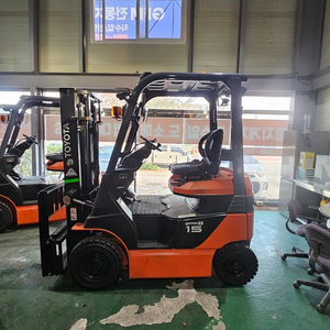 최신형 도요타 좌식 8FB1.5톤 전동지게차 3M 사이드시프트장착 1250만