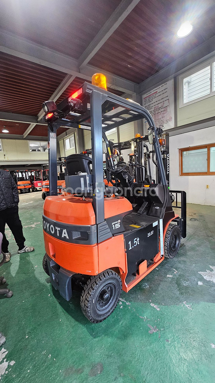 최신형 도요타 좌식 8FB1.5톤 전동지게차 3M 사이드시프트장착 1250만--2