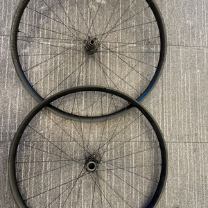 캐논데일 순정 할로우그램 레프티전용 29인치 카본 엠티비 휠셋