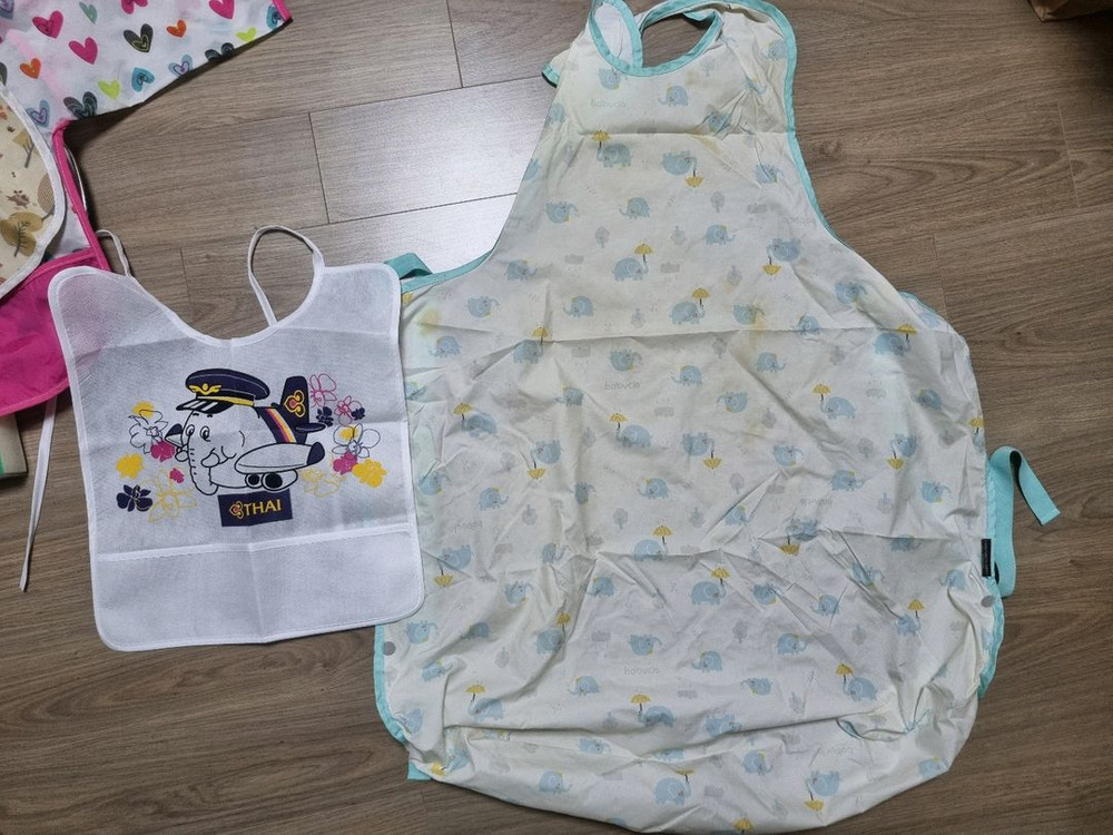 새상품 포함 25개) 아기 유아 식기 이유식용품 턱받이 식판 첫걸음컵 등 이미지