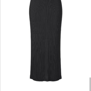 이세이미야케 해칭스커트 블랙 1사이즈 새상품