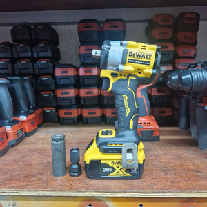 디월트충전임팩렌치DCF922 속도조절 미드토크임팩렌치 아시바렌치