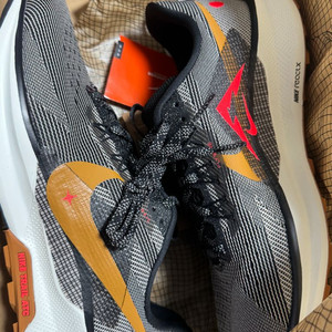 나이키 리액트X 페가수스 트레일 5나이키 리액트 페가수스 트레일 5 265mm