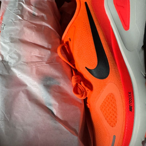 나이키 스트럭처 26 러닝화나이키 스트럭처 26 오렌지 265mm 새제품