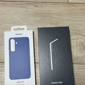 갤럭시 s25 플러스 256gb 미개봉+정품 실리콘케이스