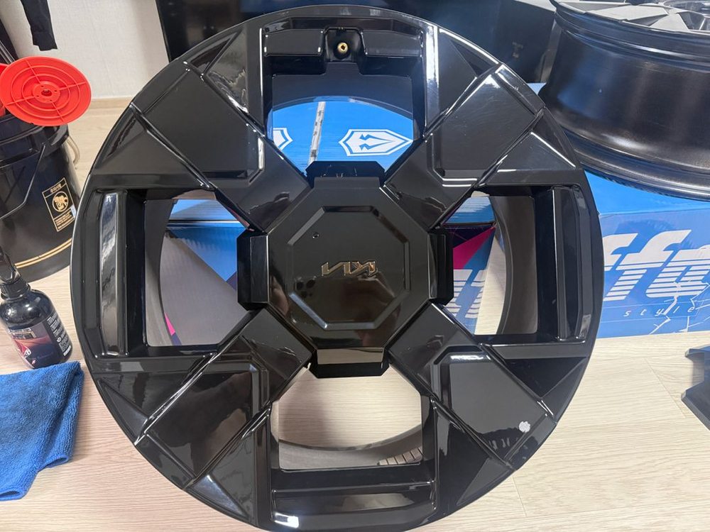 더뉴 스포티지 x라인 휠19인치 4짝 (직거래만 가능)--2