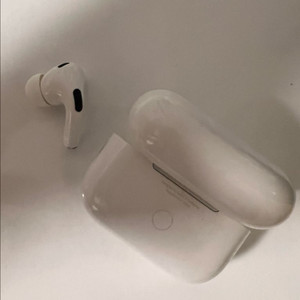 에어팟 프로 2 C타입 본체+왼쪽 유닛 (안팔림)