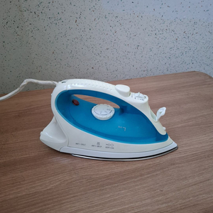 Bluesky 스팀 다리미 BSI1616 판매합니다~~