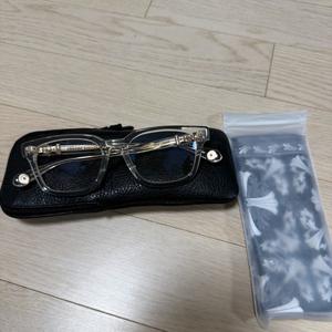 크롬하츠 콕스어커 크리스탈 팝니다