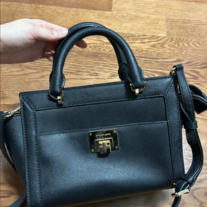 마이클코어스 티나 레더 사첼 크로스백