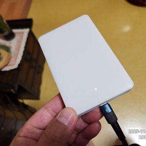 LG V20 정품 배터리 미개봉 미사용 2개 + 충전기 케이스 판매합니다