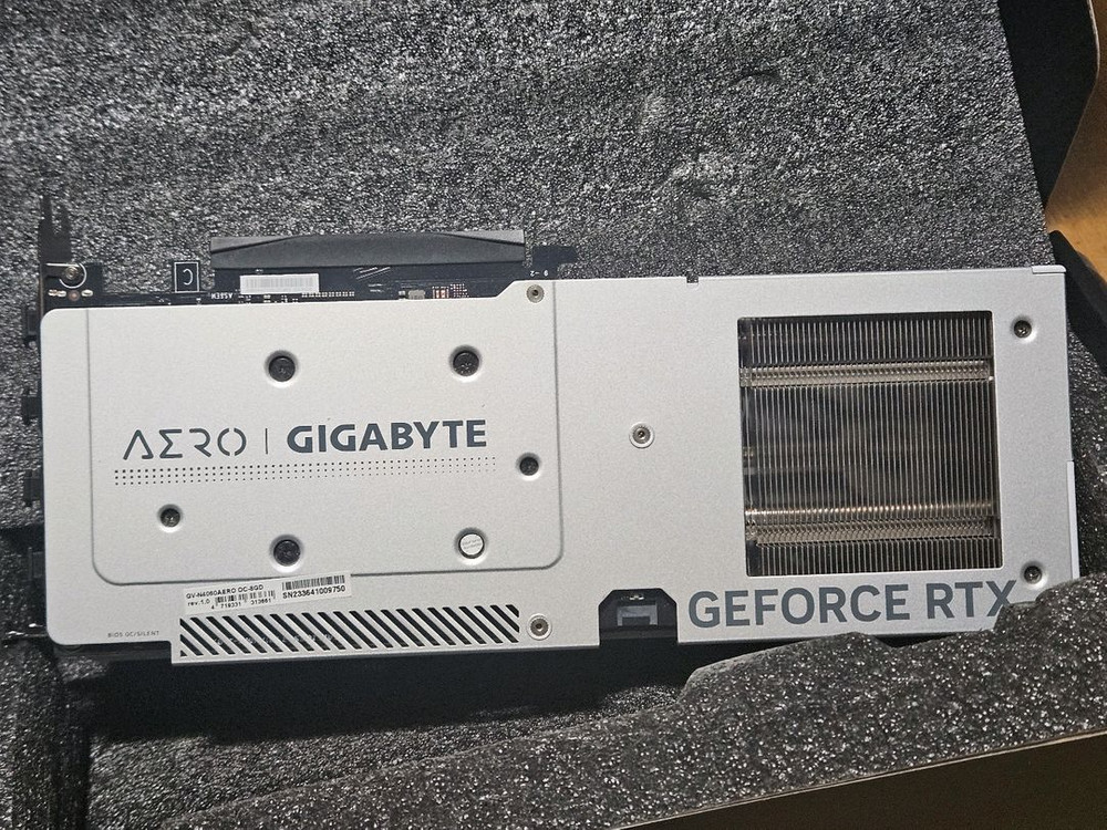 기가바이트 RTX 4060 AERO 그래픽카드--3