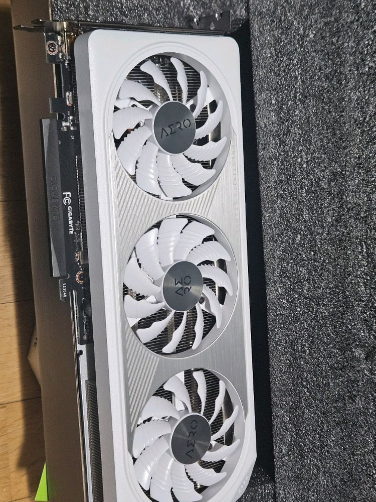 기가바이트 RTX 4060 AERO 그래픽카드--5
