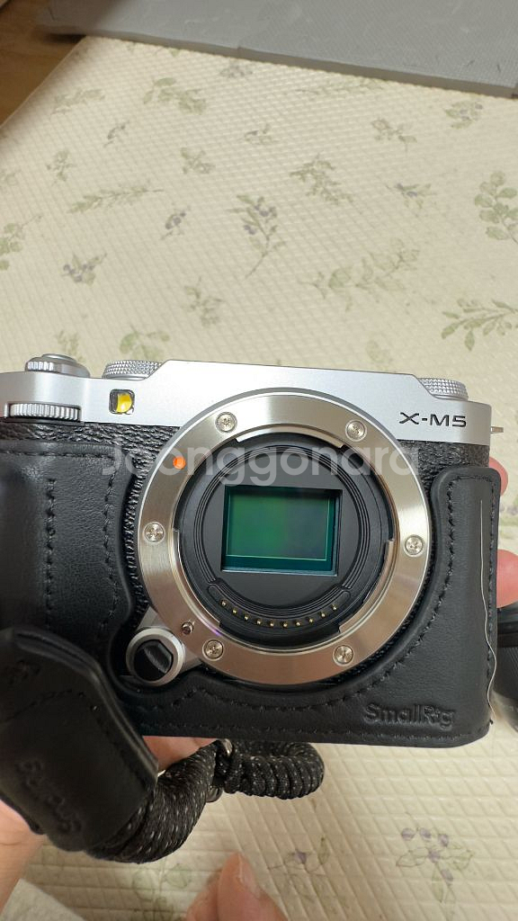 후지필름 x-m5실버 & 빌트35mm렌즈 판매--2