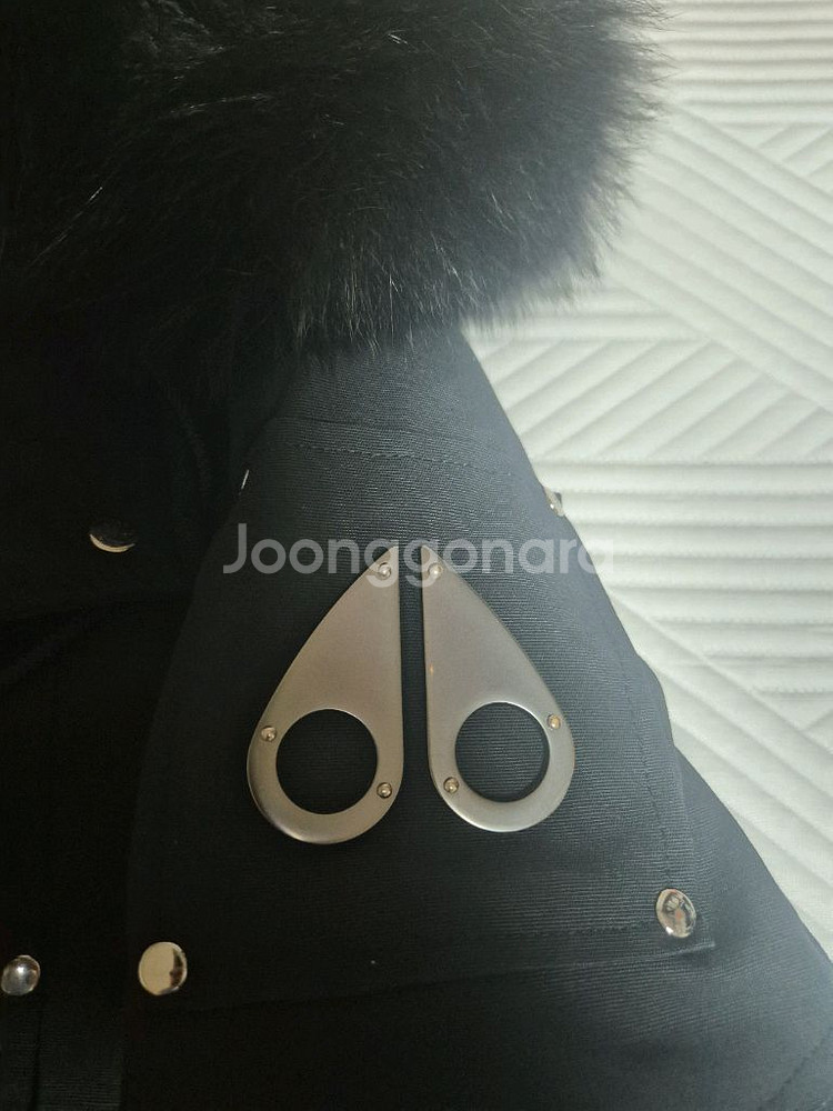 (정품)무스너클 스틸링 여성패딩 블랙 M사이즈--1