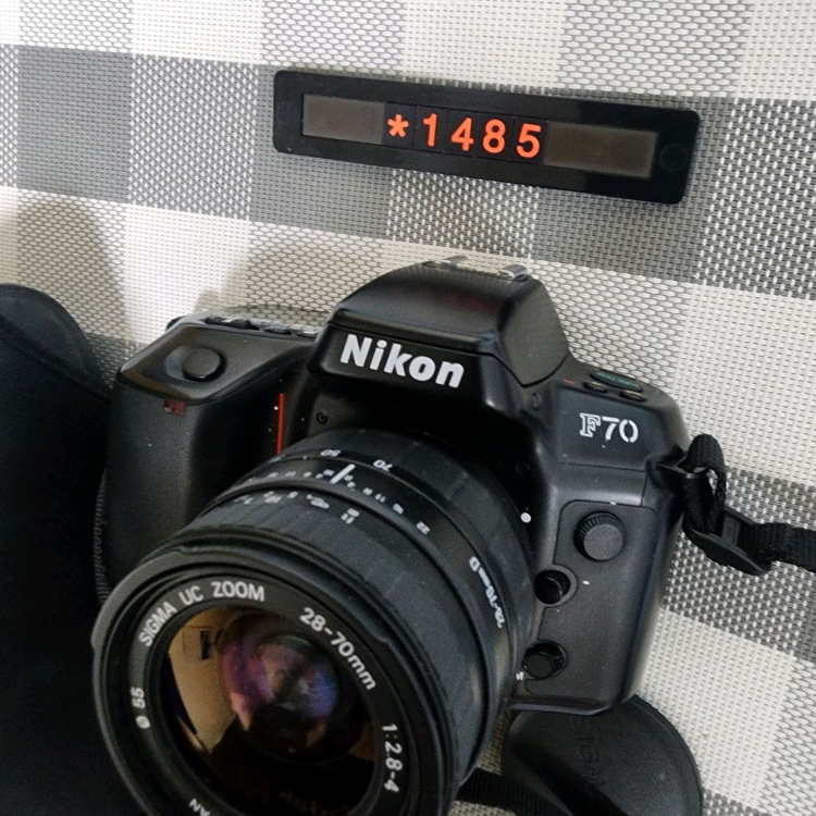 니콘 F 70 필름카메라 28-70 줌렌즈 케이스포함 이미지