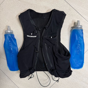 살로몬 ADV 스킨 5 러닝 베스트 블랙 S사이즈 팝니다.