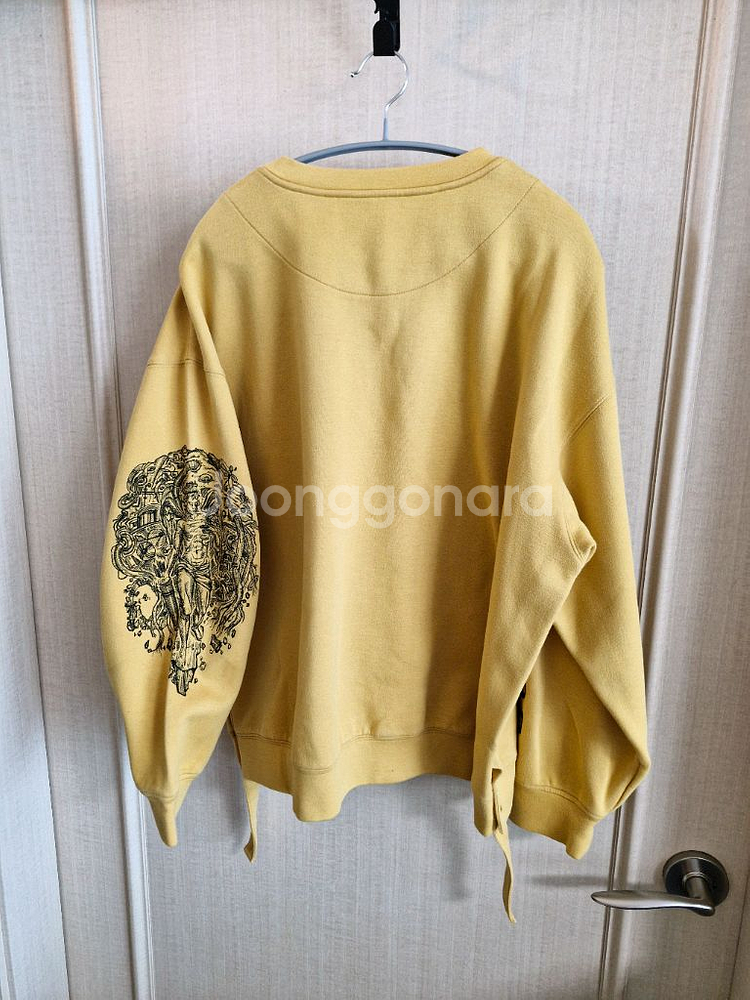 송지오옴므 자수 맨투맨 머스타드 50--1