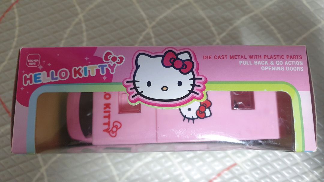 헬로키티 캠핑카 이미지