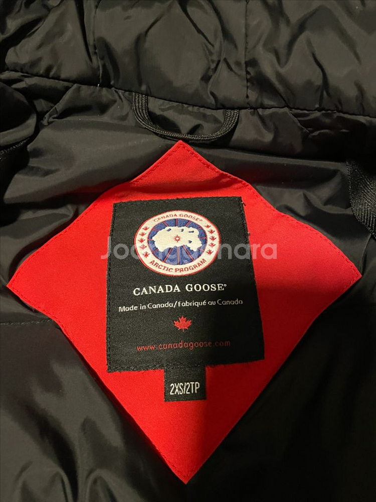 정품 캐나다구스 봄버 패딩 2XS--4