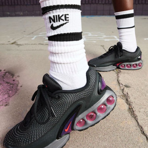 [235] 나이키 우먼 에어맥스 DN 설현 운동화