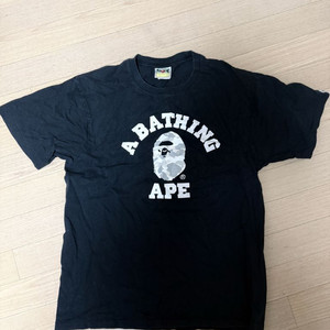 베이프 카모 반팔 L 사이즈 판매합니다