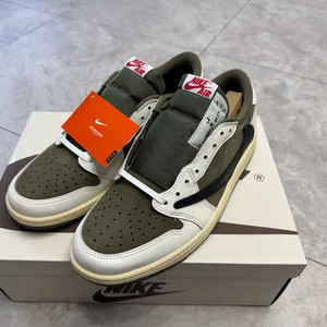 [280] 나이키 조던1 트래비스 스캇 올리브 나코탭 새제품