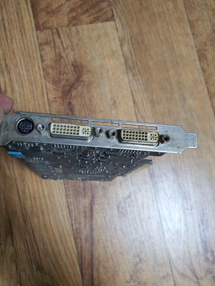 기가바이트그래픽카드 9600gt 이미지