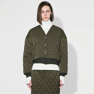 에콘(EKON) 마카롱 퀼팅 크롭자켓 프리사이즈 새상품