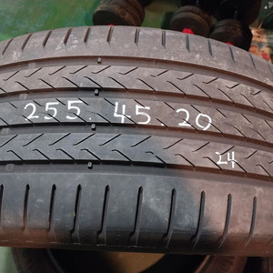 255-45-20 235-55-19 225-50-17 중고타이어