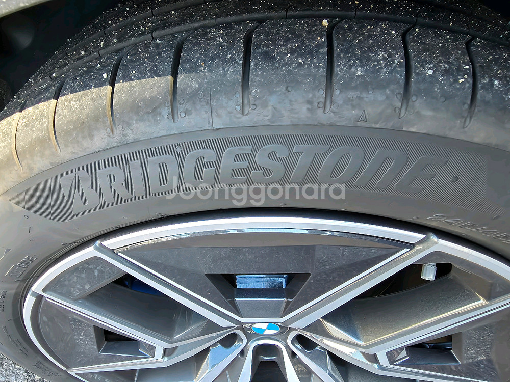 브릿지스톤 투란자 245/45R19 하계 타이어 팝니다.--4