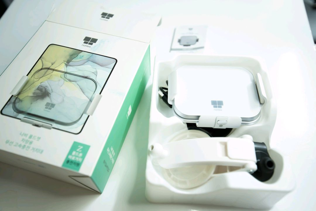 차량용 나비 무드등 폴드 무선 고속 충전기 거치대 팝니 이미지