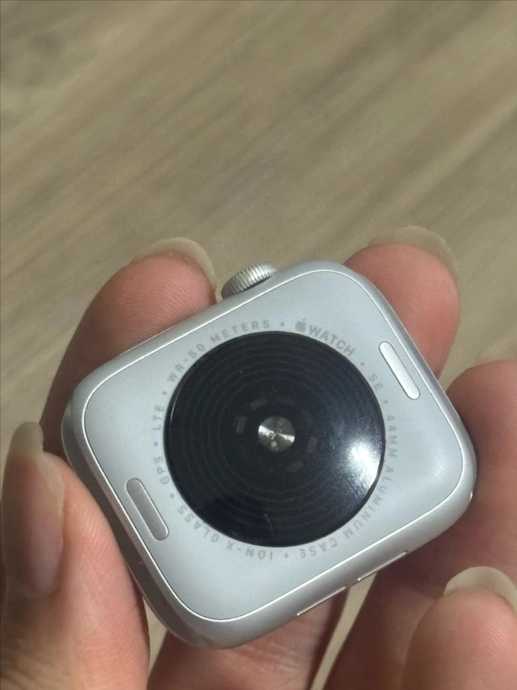 애플워치 SE 2세대 44mm 실버 셀룰러 팝니당 지금 오시면 애눌 가능 이미지