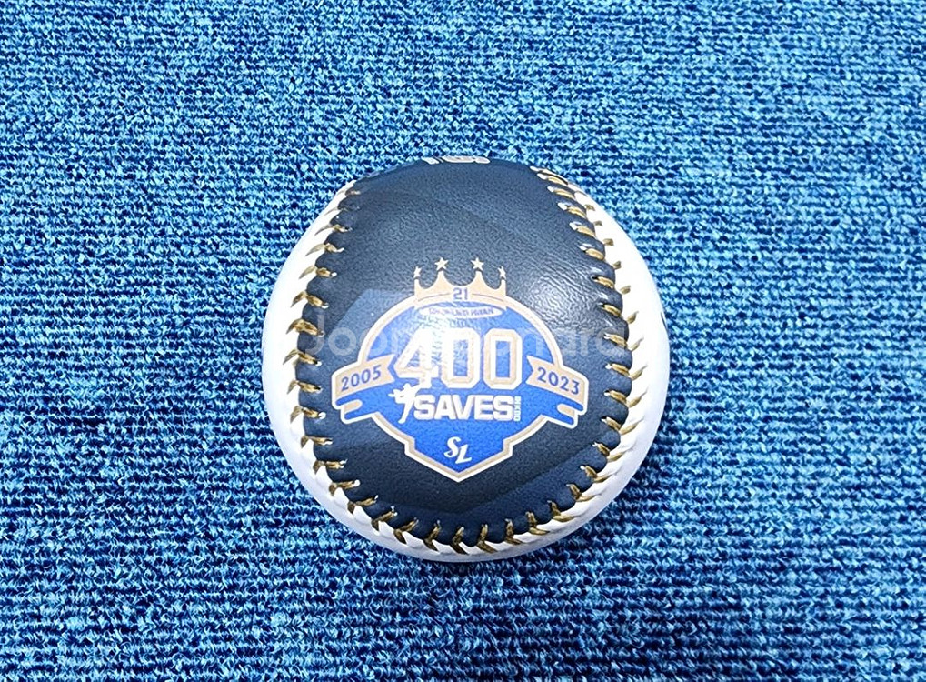 삼성라이온즈 오승환선수 KBO 400세이브 친필싸인볼--2