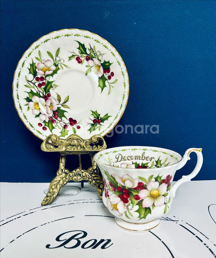 빈티지 로얄 알버트 이달의 꽃 시리즈 중 12월 크리스마스 로즈 찻잔--1