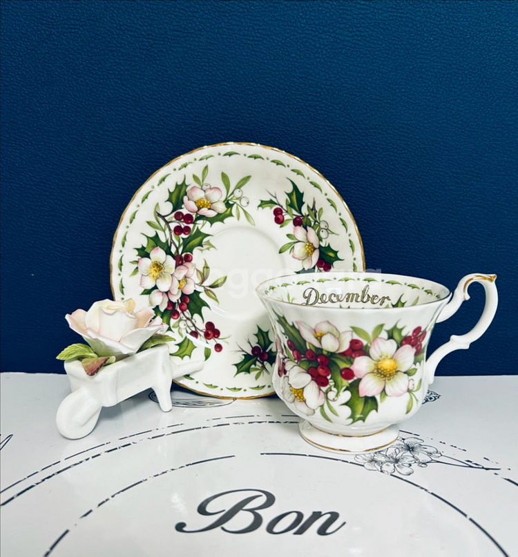 빈티지 로얄 알버트 이달의 꽃 시리즈 중 12월 크리스마스 로즈 찻잔--9