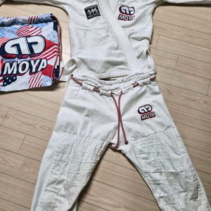 MOYA 모야 스타즈 & 스트라입스 주짓수 도복 - 화이트