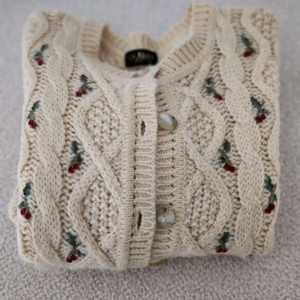 (반값택포)꽃자수 니트 꽈배기가디건