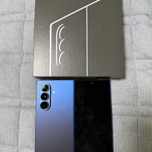 갤럭시Z폴드7 1TB 블루 자급제 풀박스 팝니다.