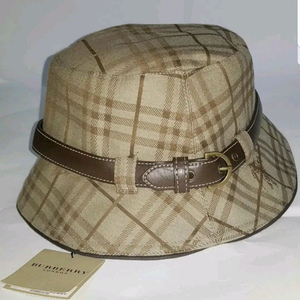 새제품) 버버리 버킷햇 여성 벙거지 초레어템 영국