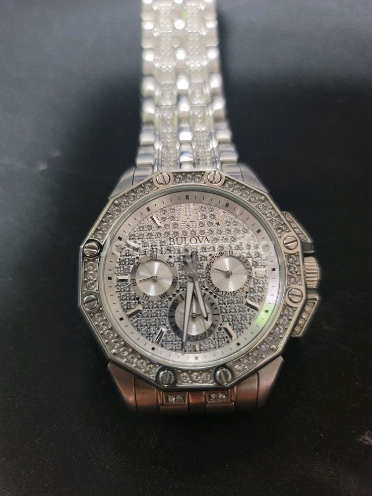 부로바 크리스탈 파베 다이얼 시계--0