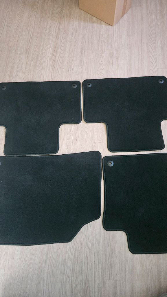 Volvo XC90 매트(운전석, 조수석, 뒷자리) 이미지