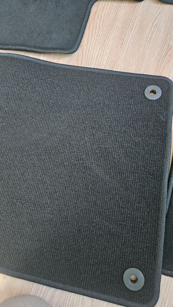 Volvo XC90 매트(운전석, 조수석, 뒷자리) 이미지